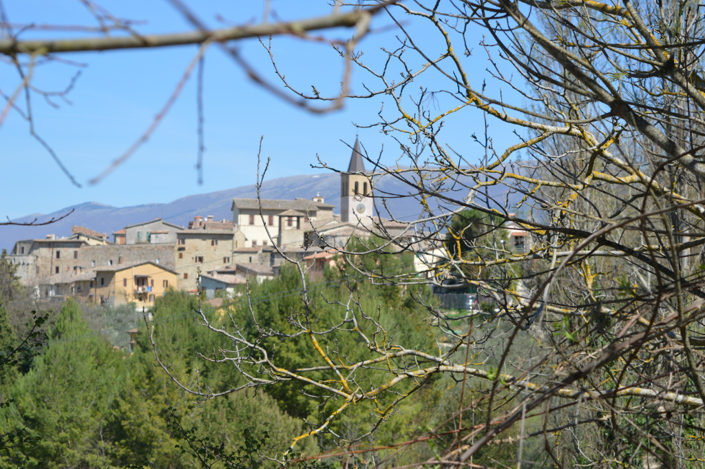 Castel Ritaldi domina la Valle Umbra con una espléndida vista de Spoleto, Trevi, Foligno y Montefalco a los pies de los Monti Martani.
